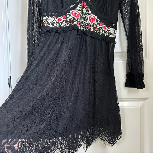 Top Shop Black Lace Flora Dress. Size: 6 Condition: Excellent, Never Worn - Picture 4 of 6